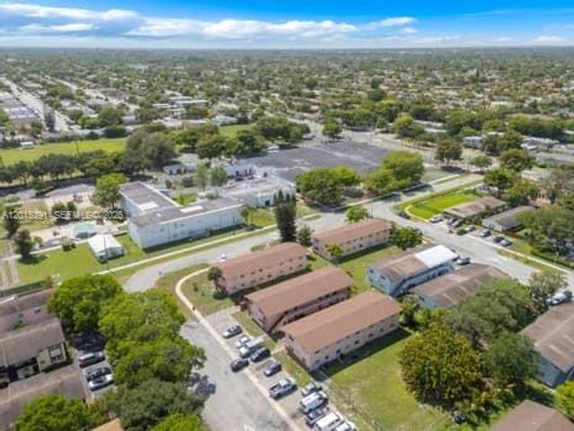 7491 SW 10th Ct 201B, North Lauderdale, FL 33068