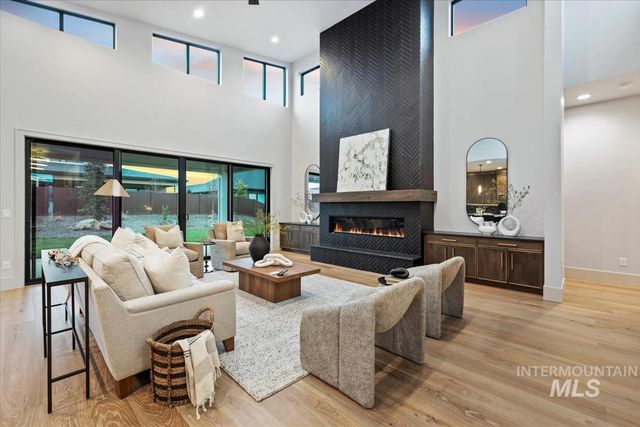 9967 W Bouvardia St, Star, ID 83669