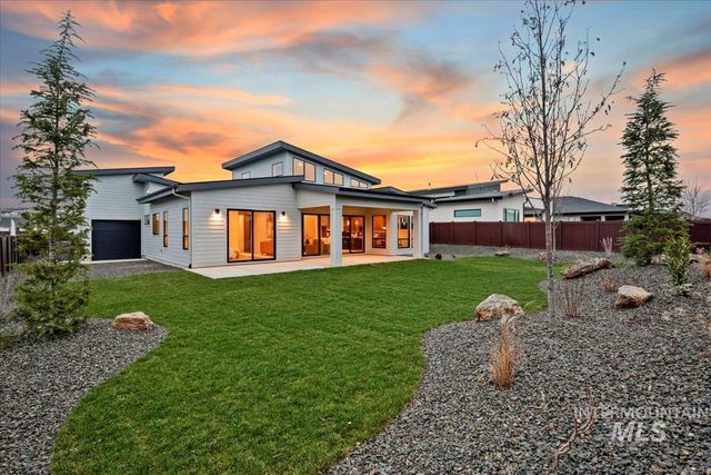 9967 W Bouvardia St, Star, ID 83669