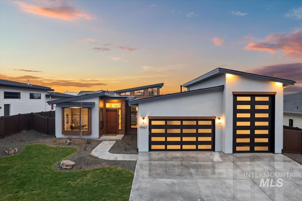 9967 W Bouvardia St, Star, ID 83669