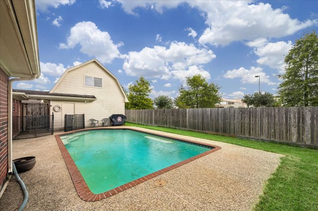 3316 Windfern Drive, Pearland, TX 77581