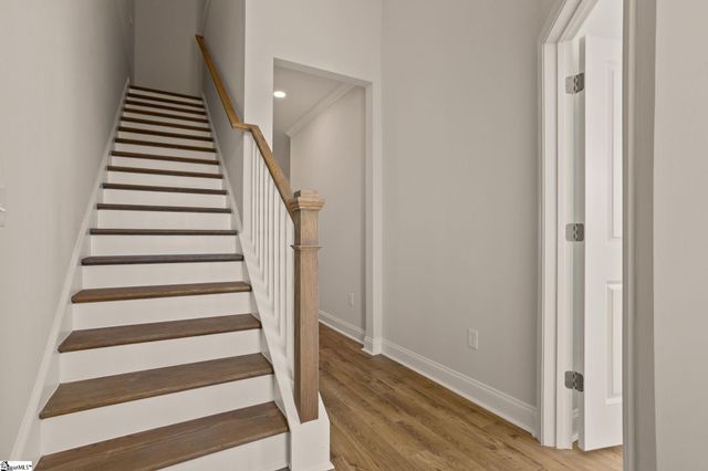 226 Lake Greenwood Boulevard, Greenwood, SC 29649