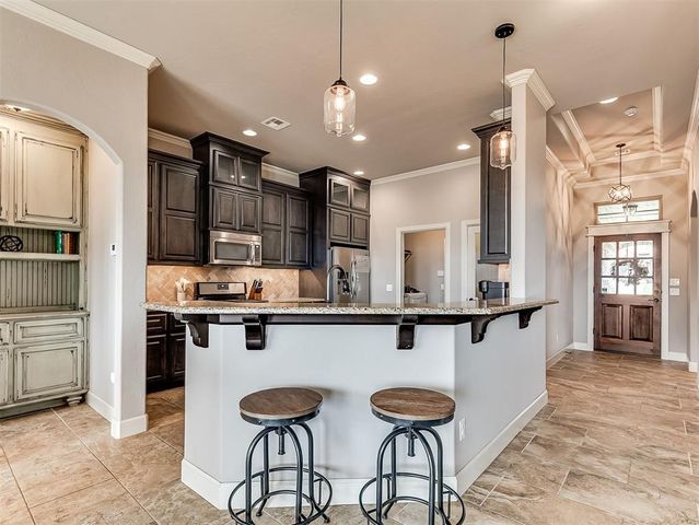 905 NW 190th Street, Edmond, OK 73012
