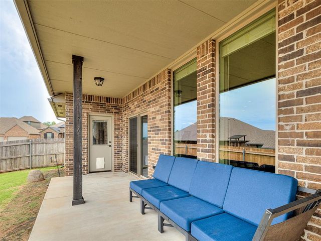 905 NW 190th Street, Edmond, OK 73012