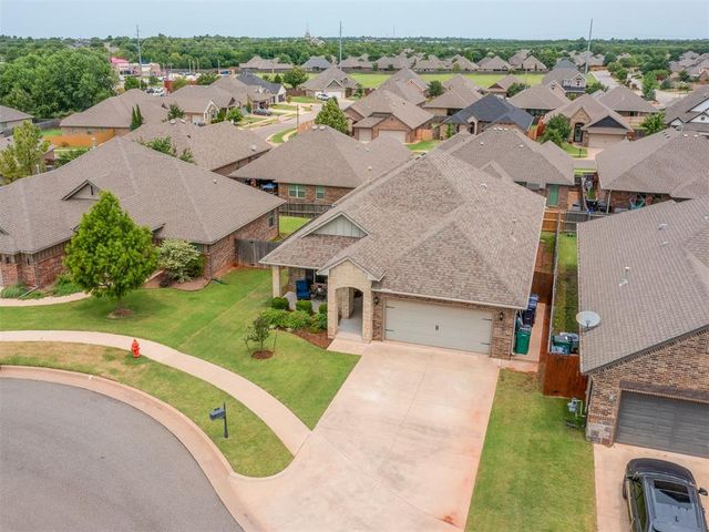 905 NW 190th Street, Edmond, OK 73012