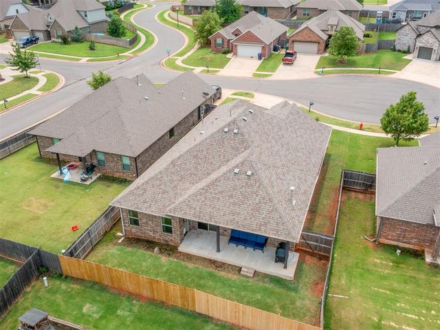 905 NW 190th Street, Edmond, OK 73012