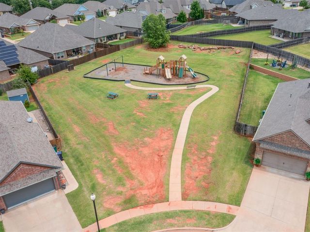 905 NW 190th Street, Edmond, OK 73012