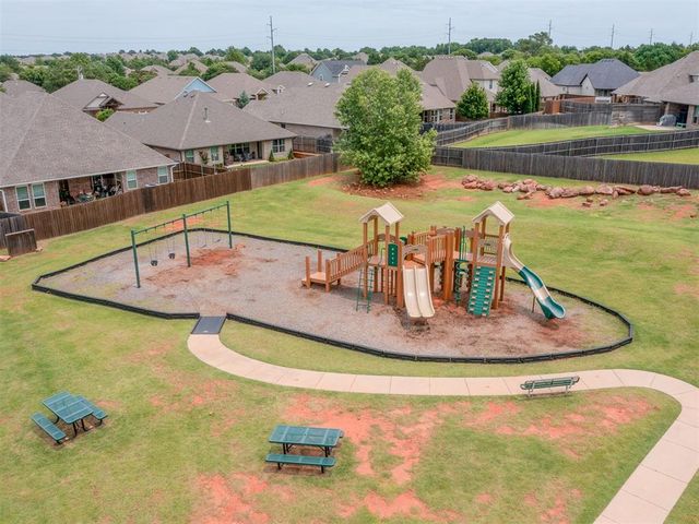 905 NW 190th Street, Edmond, OK 73012