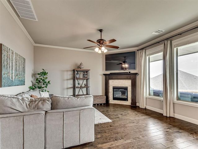 905 NW 190th Street, Edmond, OK 73012