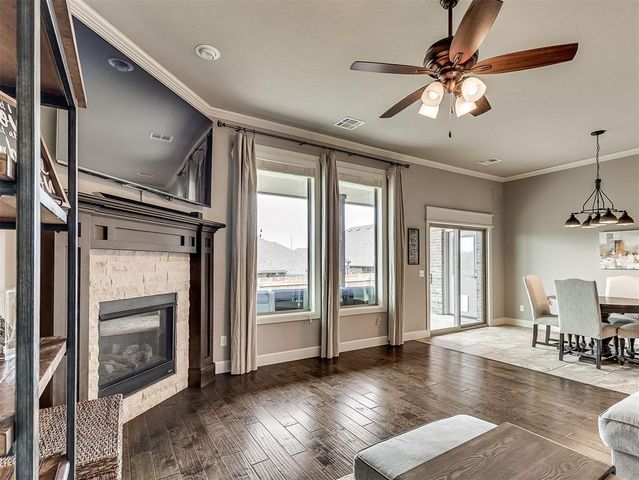 905 NW 190th Street, Edmond, OK 73012