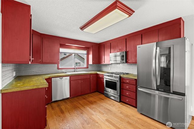 926 6th Avenue SW, Puyallup, WA 98371