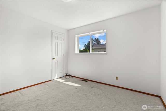 926 6th Avenue SW, Puyallup, WA 98371