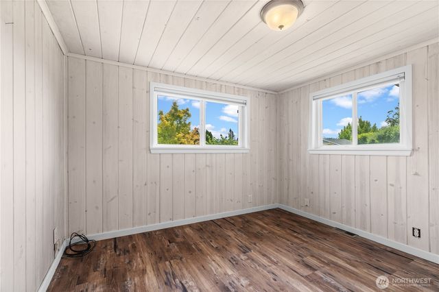 926 6th Avenue SW, Puyallup, WA 98371