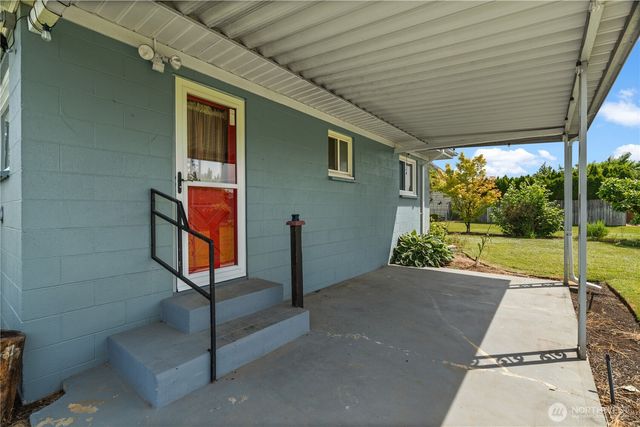 926 6th Avenue SW, Puyallup, WA 98371