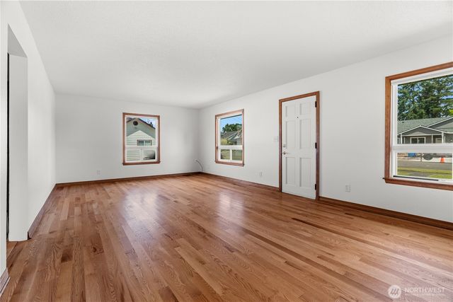 926 6th Avenue SW, Puyallup, WA 98371