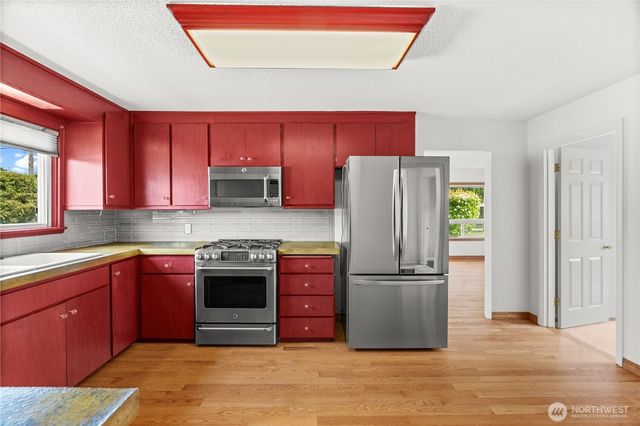 926 6th Avenue SW, Puyallup, WA 98371