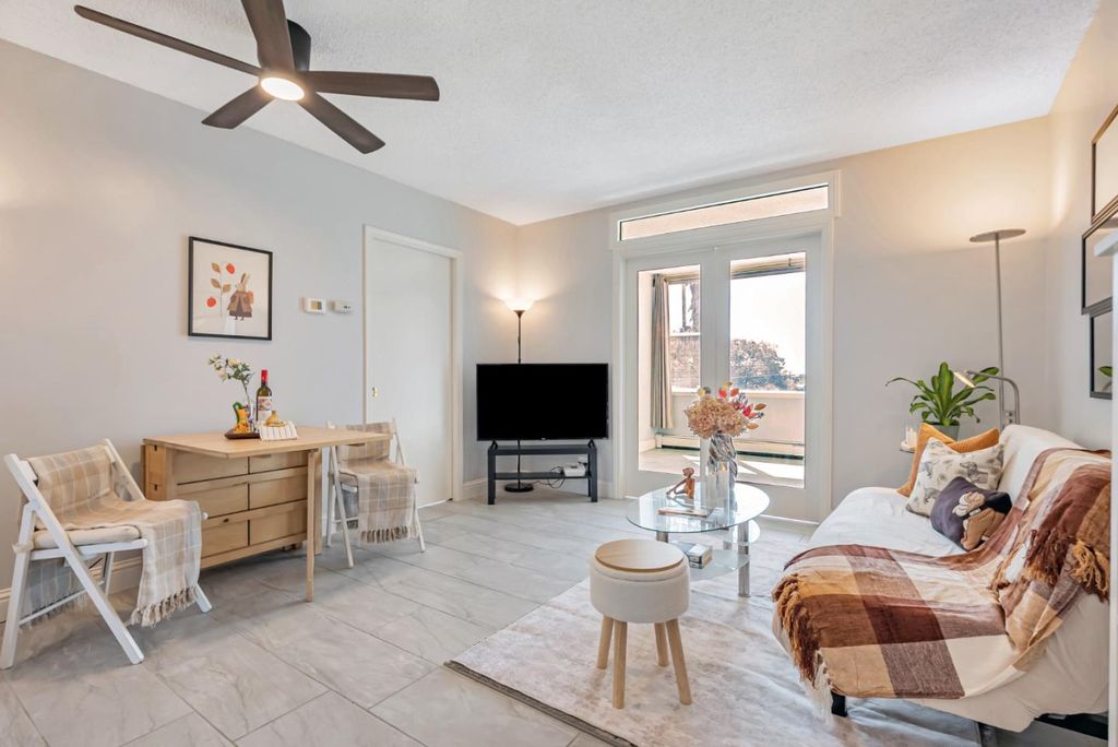 2601 College Avenue 208, Berkeley, CA 94704