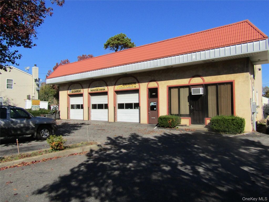 1215 Little East Neck Road, West Babylon, NY 11704 — exterior