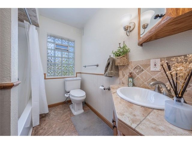 5855 W Virginia Ave, Lakewood, CO 80226