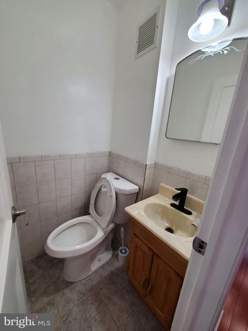 676 MAYFAIR ST, Philadelphia, PA 19120