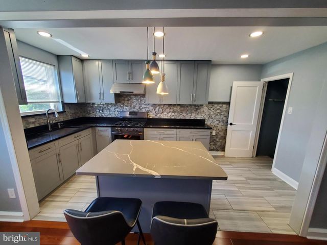 676 MAYFAIR ST, Philadelphia, PA 19120