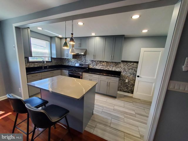 676 MAYFAIR ST, Philadelphia, PA 19120