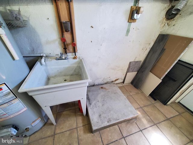 676 MAYFAIR ST, Philadelphia, PA 19120
