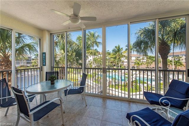 7702 Pebble Creek CIR # 201, Naples, FL 34108