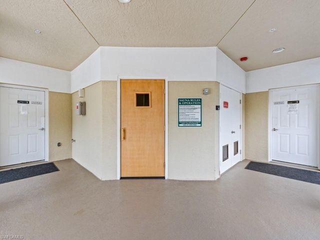 7702 Pebble Creek CIR # 201, Naples, FL 34108