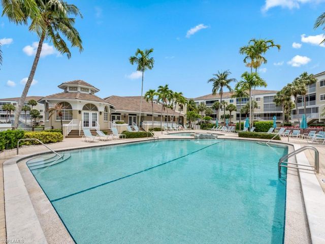 7702 Pebble Creek CIR # 201, Naples, FL 34108