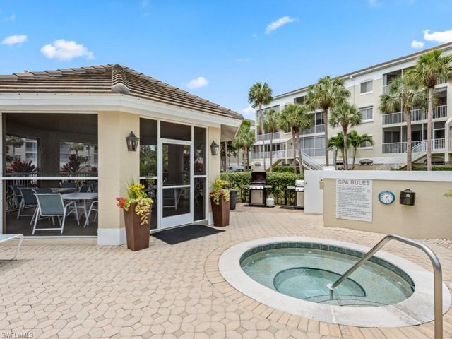 7702 Pebble Creek CIR # 201, Naples, FL 34108