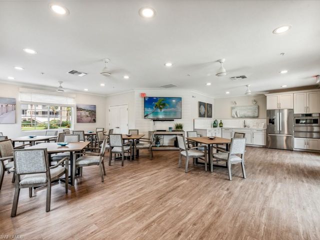 7702 Pebble Creek CIR # 201, Naples, FL 34108