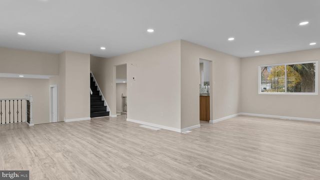 2410 EXTON RD, Hatboro, PA 19040