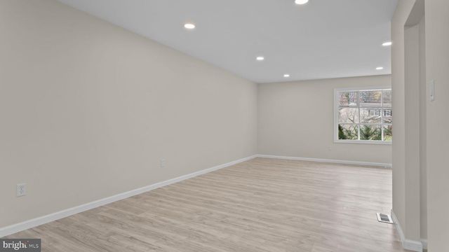 2410 EXTON RD, Hatboro, PA 19040