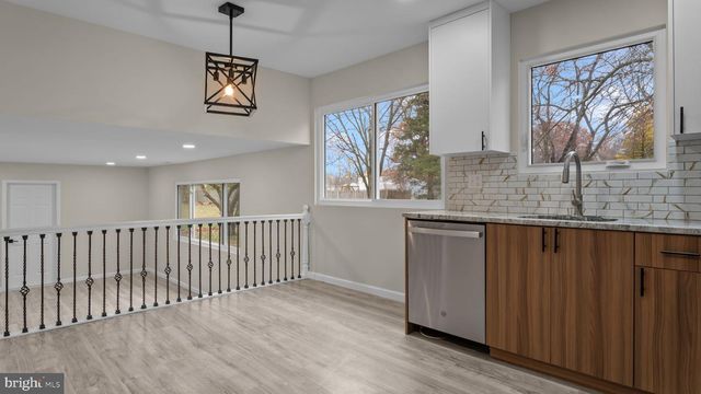 2410 EXTON RD, Hatboro, PA 19040