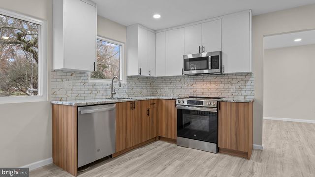 2410 EXTON RD, Hatboro, PA 19040