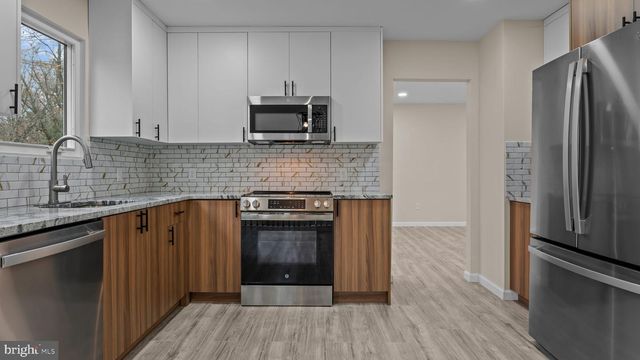 2410 EXTON RD, Hatboro, PA 19040