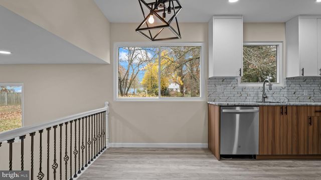 2410 EXTON RD, Hatboro, PA 19040