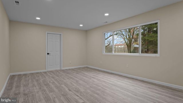 2410 EXTON RD, Hatboro, PA 19040