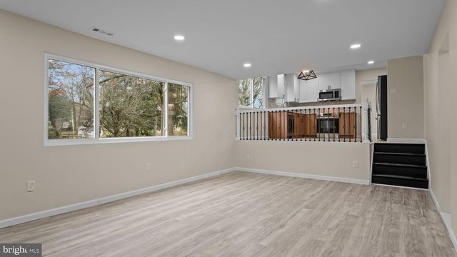 2410 EXTON RD, Hatboro, PA 19040