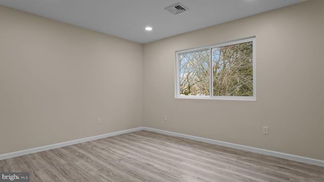 2410 EXTON RD, Hatboro, PA 19040