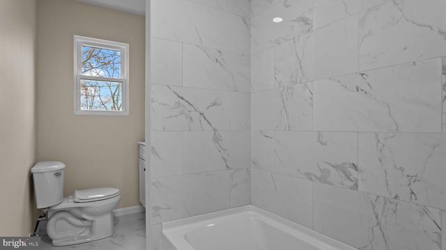 2410 EXTON RD, Hatboro, PA 19040