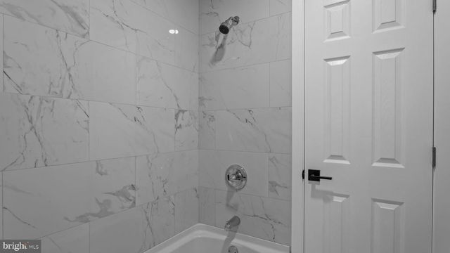 2410 EXTON RD, Hatboro, PA 19040