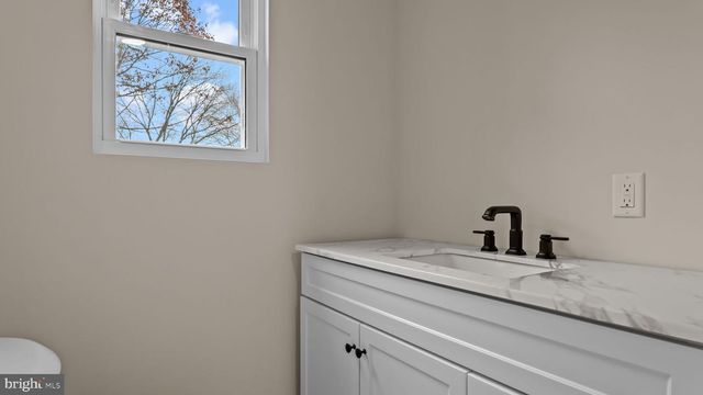 2410 EXTON RD, Hatboro, PA 19040