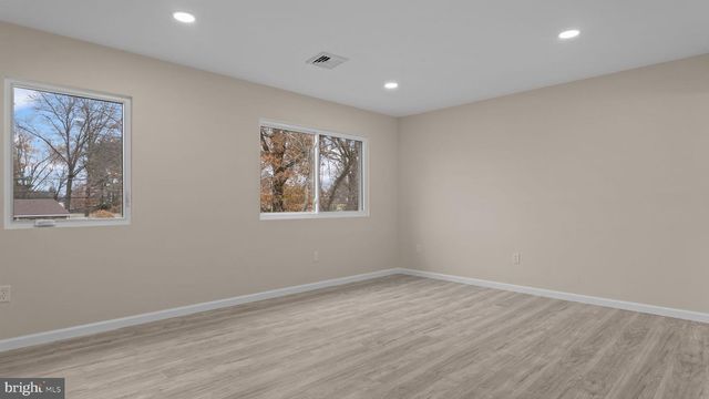 2410 EXTON RD, Hatboro, PA 19040