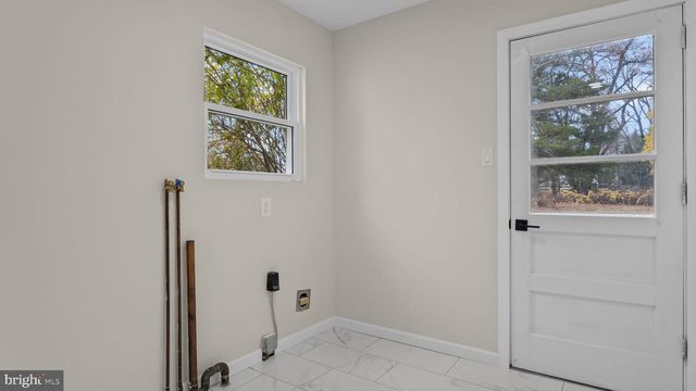 2410 EXTON RD, Hatboro, PA 19040