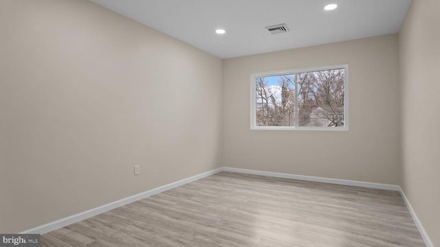 2410 EXTON RD, Hatboro, PA 19040