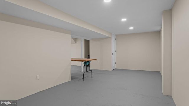 2410 EXTON RD, Hatboro, PA 19040