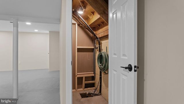 2410 EXTON RD, Hatboro, PA 19040