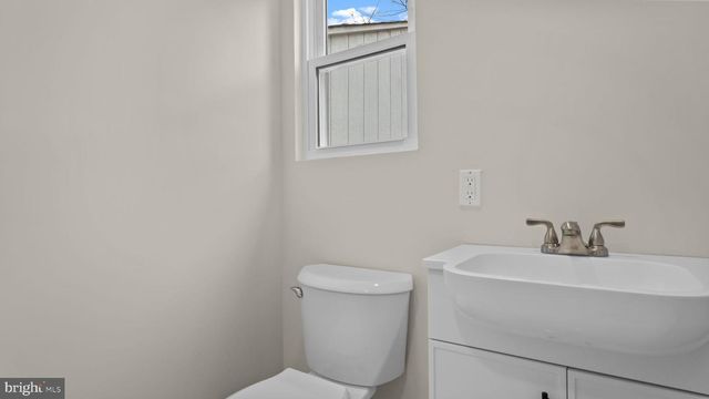 2410 EXTON RD, Hatboro, PA 19040